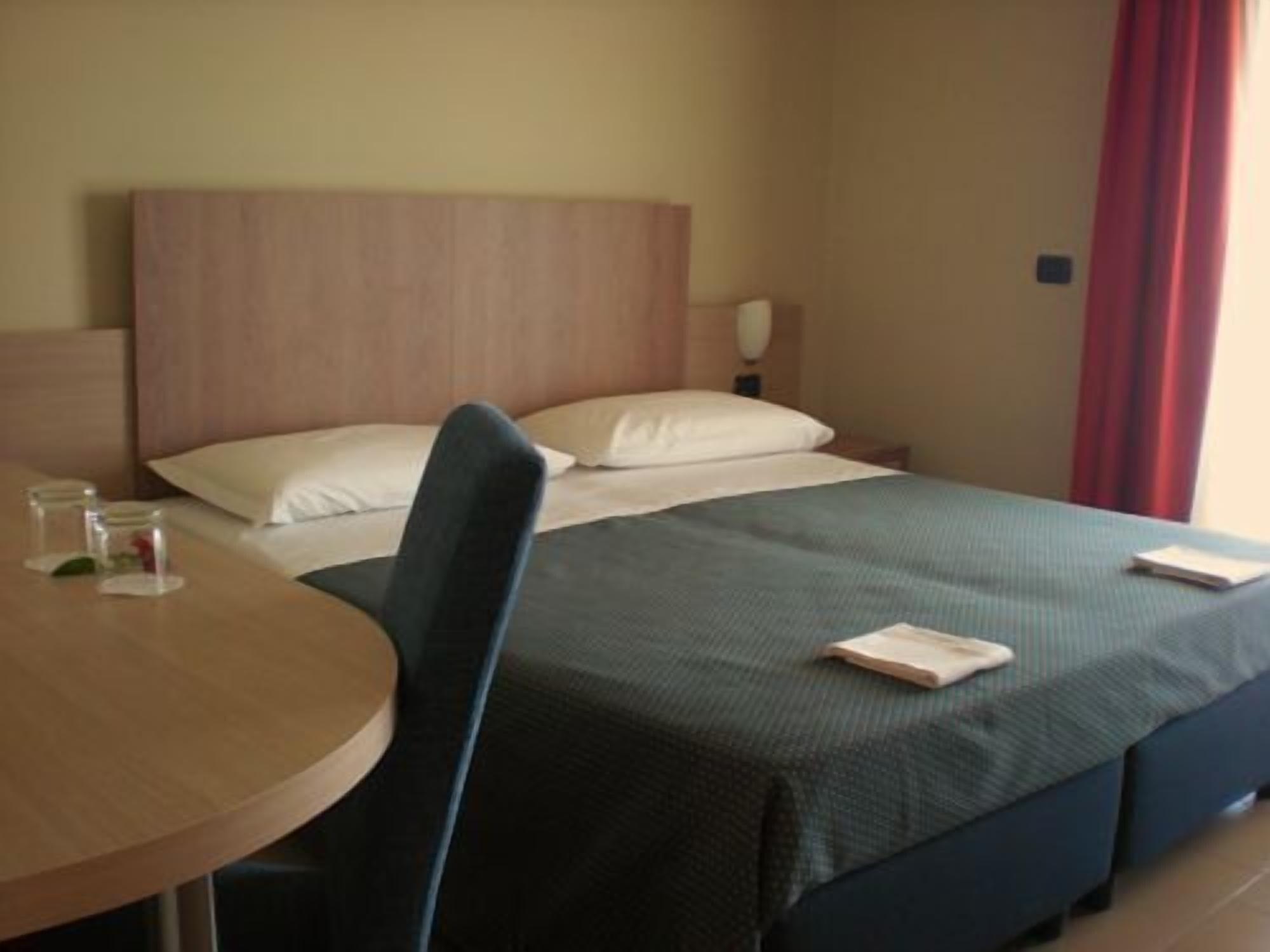 Heraclea Hotel Residence Policoro Extérieur photo